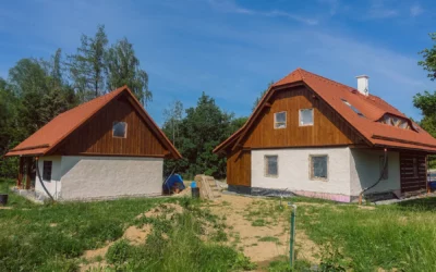 Novostavba poloroubenky a stodoly